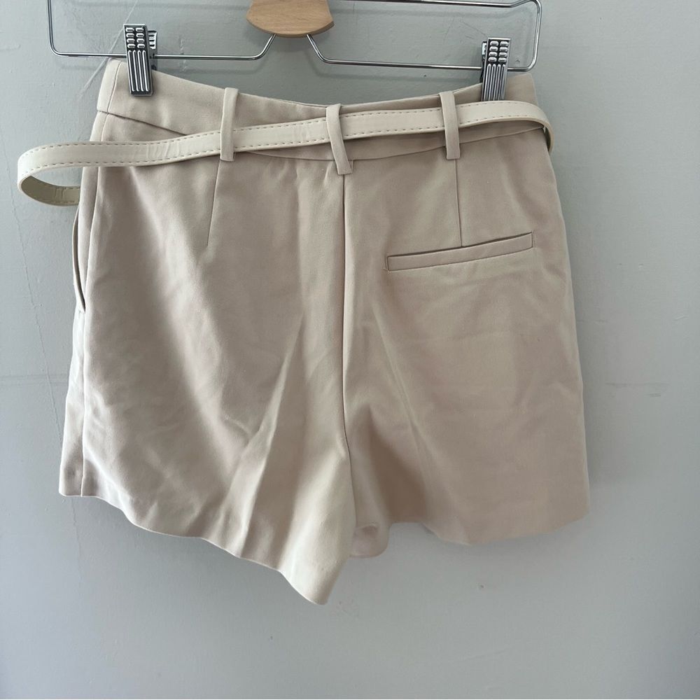 Zara High-Waist Pleated Shorts with Belt - Cream - Picture 2 of 7